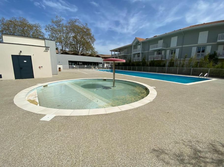 Maison Typee Arcachonnaise Avec Piscine Commune 라테스트드뷔크 외부 사진