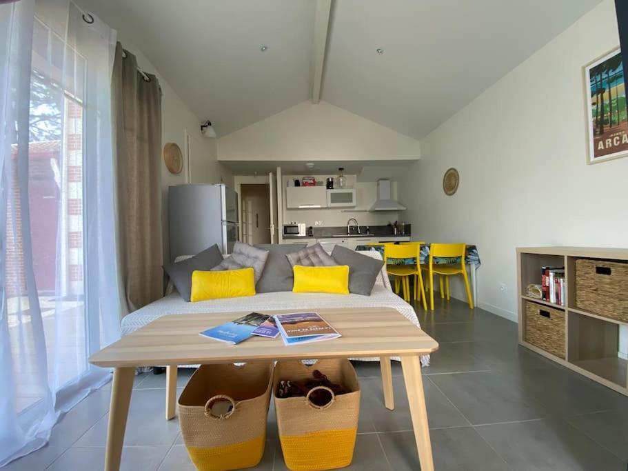 Maison Typee Arcachonnaise Avec Piscine Commune 라테스트드뷔크 외부 사진